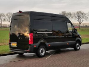 How to Simplify Group Travel to Pearson Airport